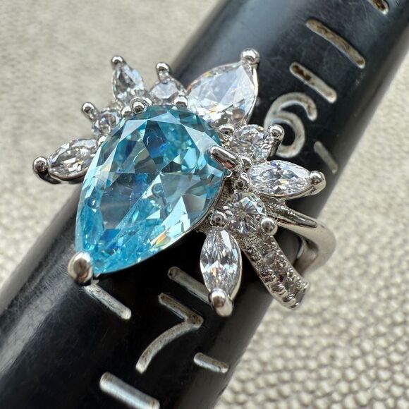 Ring Bomb Party Blue Teardrop CZ Ring Size 6 Glam Statement Sparkle - Picture 4 of 17